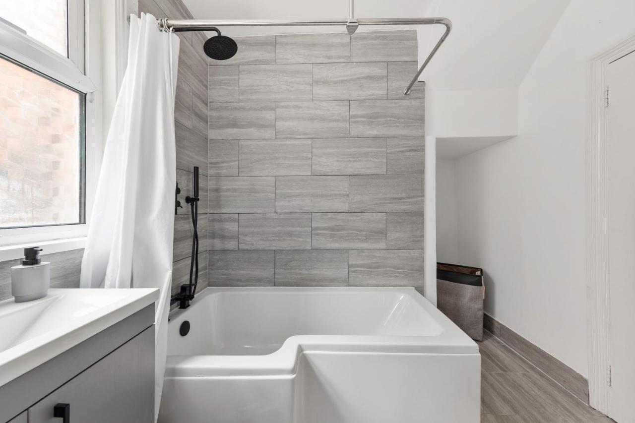 Beautifully Modern 2-Bed Apartment W/Garden Londra Esterno foto
