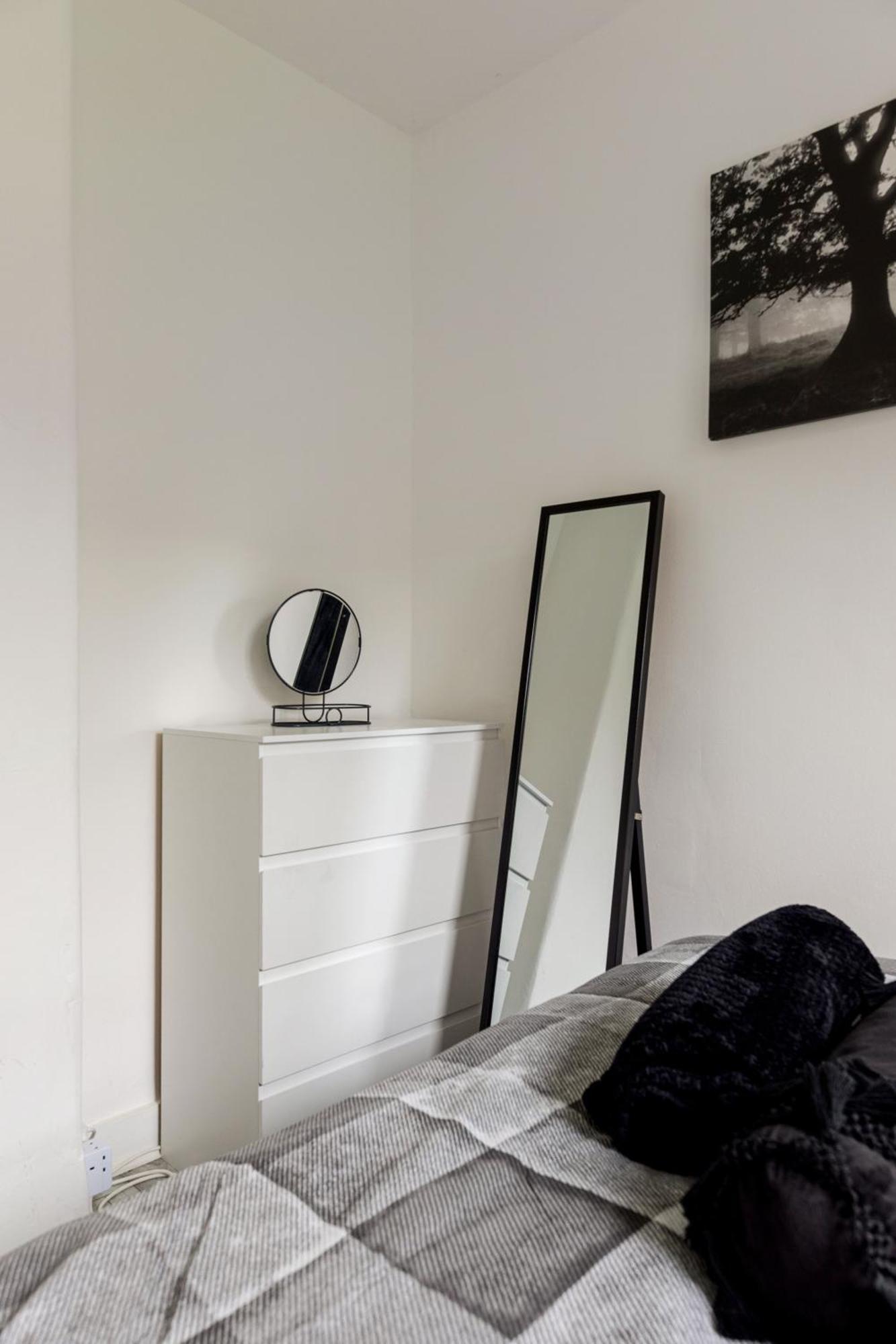 Beautifully Modern 2-Bed Apartment W/Garden Londra Esterno foto